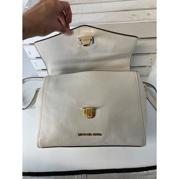 MICHAEL KORS, MEDIUM IVORY PEBBLED LEATHER CROSSBODY BAG - Picture 7 of 16